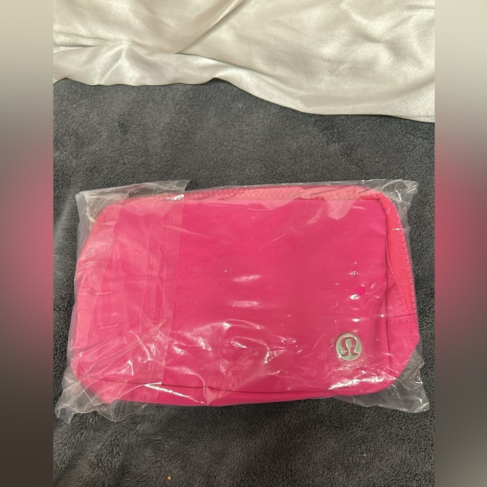 SONIC PINK LULU-LEMON BELT BAG